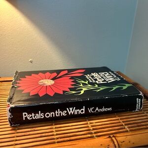 Vintage Horror: 1980 Petals on the Wind by V.C. Andrews Vintage Hardcover Book